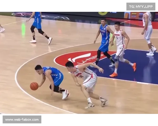 韩国小将白昇浩开场20秒肩伤离场，赛季报销