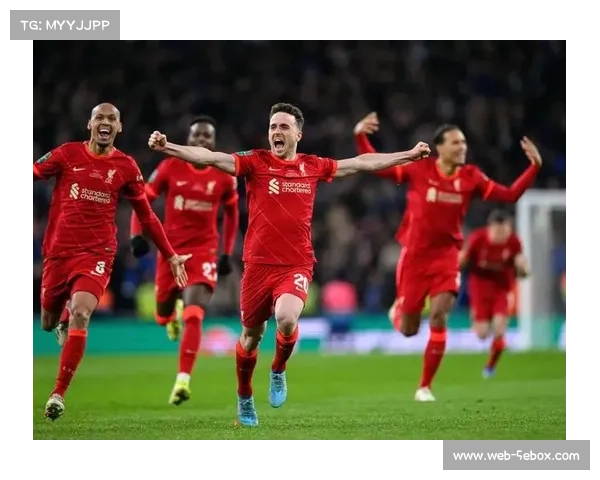 阿森纳迎战利物浦前夕，训练场氛围紧张